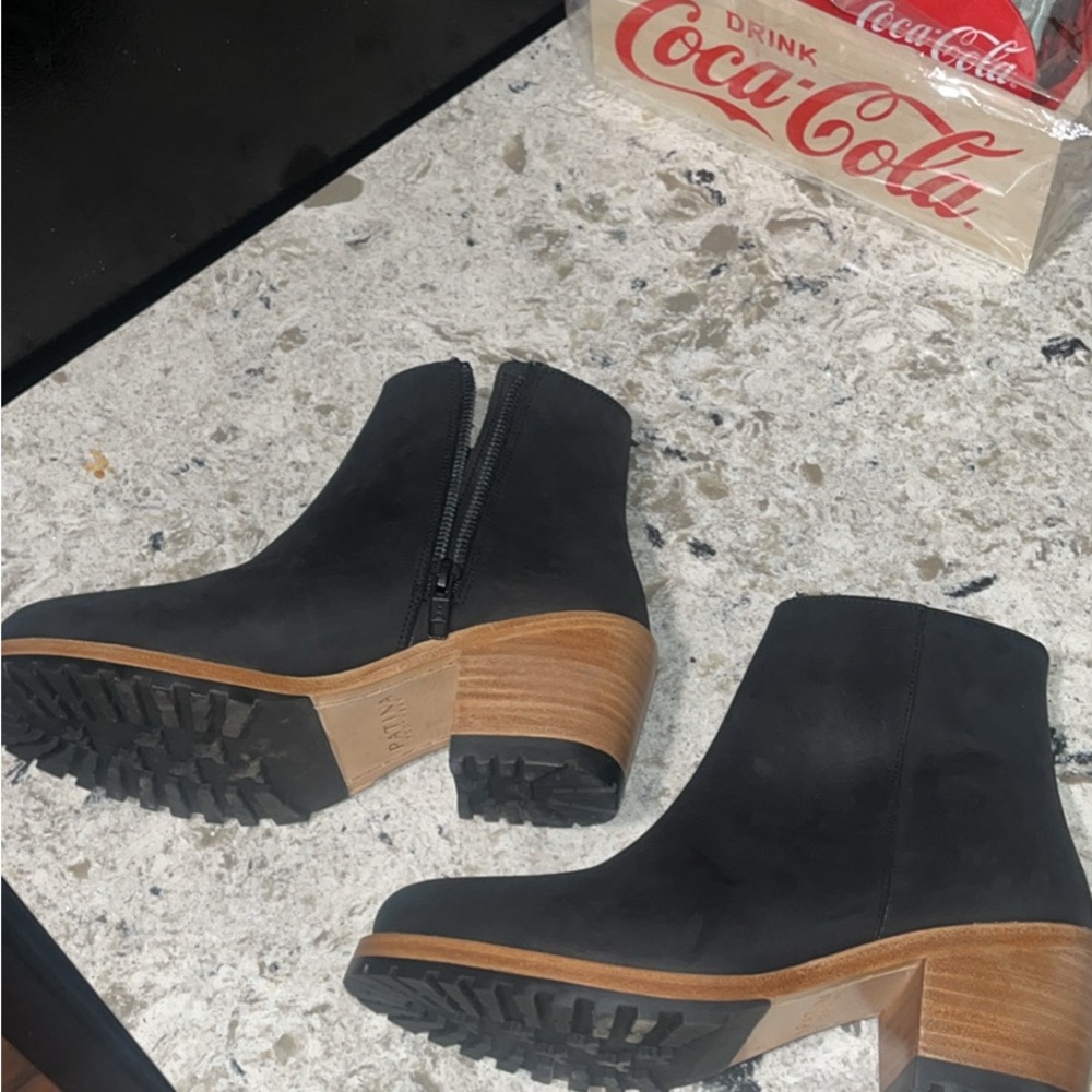 Women's Black Leather Patina Footwear Size 6 Boots
